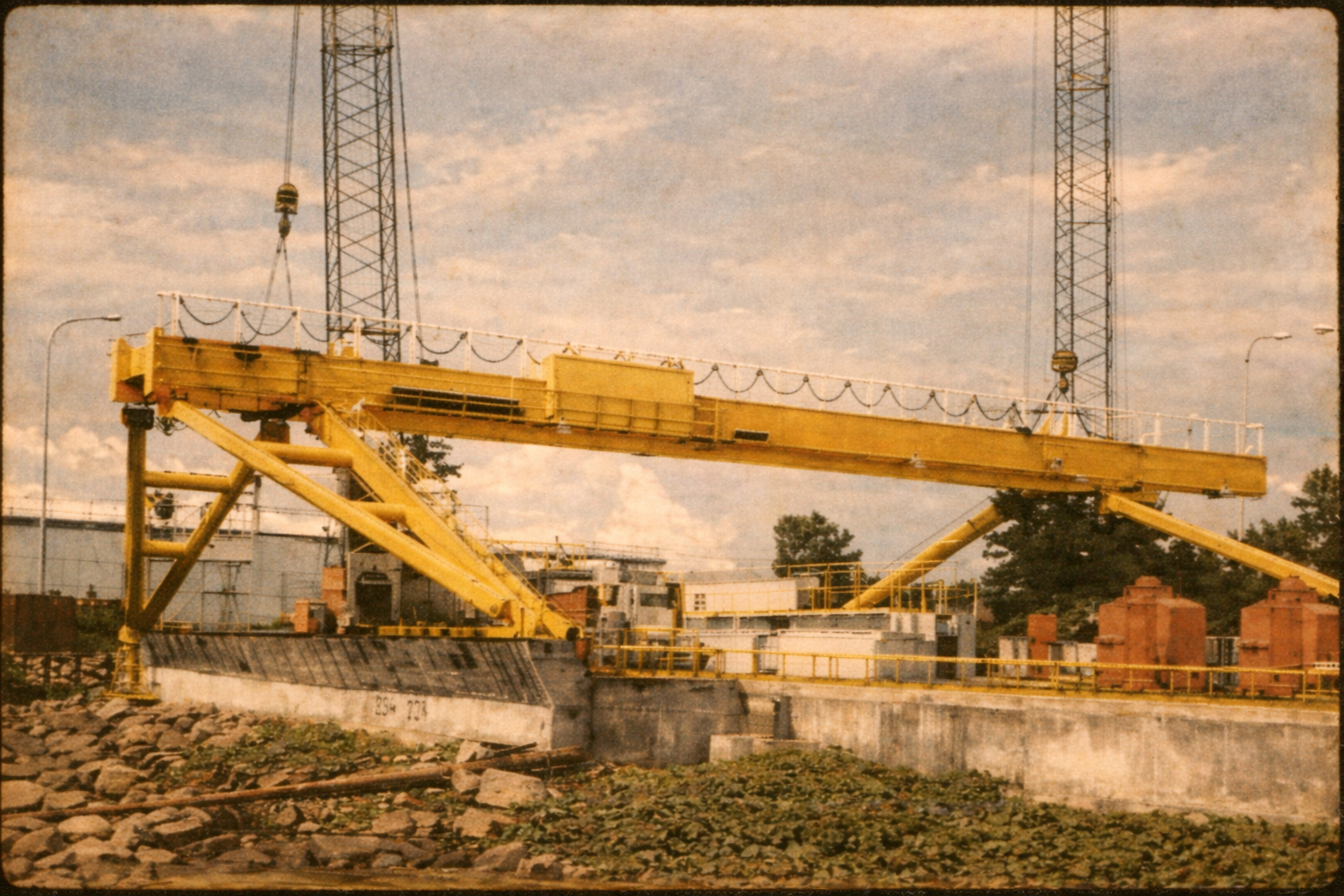 Gantry Crane 25.5 tonnes NPC
